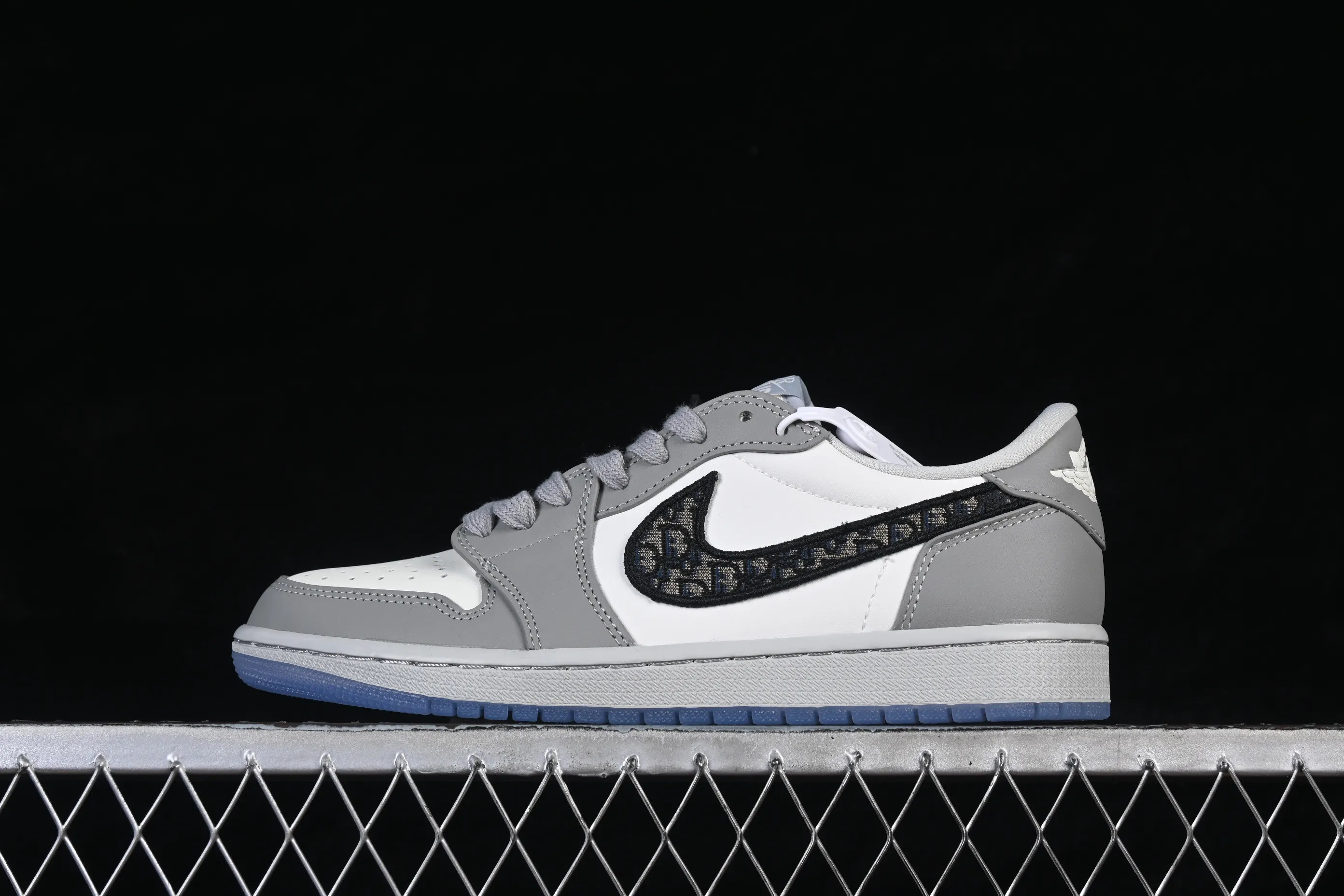 All categories Air Jordan Jordan series basketball shoes Air Jordan 1 Low Dior x Air Jordan 1 Low AJ1 Joe 1 Dior joint white gray low top CN8608-002
